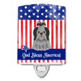 thumbnail image 1 of Caroline's Treasures Patriotic USA Shih Tzu Luz de noche de cerámica negra y plateada, 6 x 4, multicolor Caroline's Treasures BB3084CNL, 1 of 1