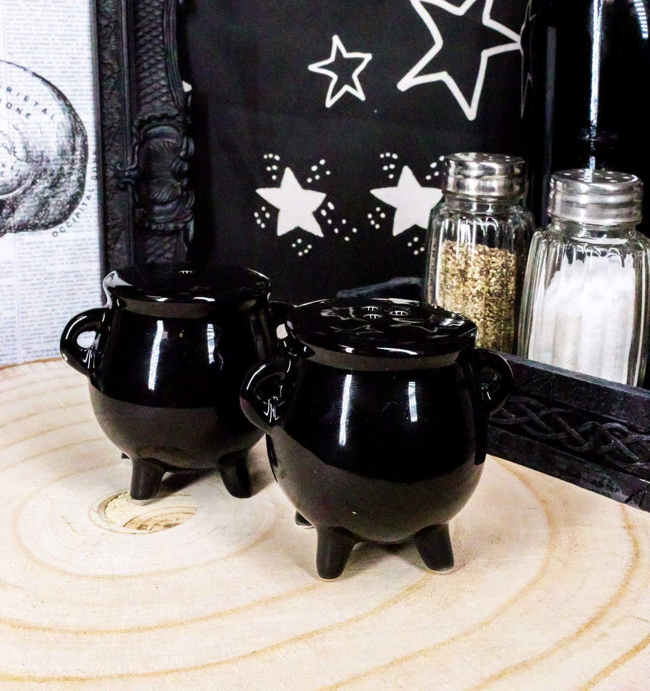 Cauldron Shape Salt & Pepper Shaker Set