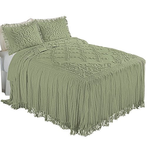 Find the best queen bedspreads at the lowest price from top brands like lush décor, croscill & more. cottage charm floral lattice chenille bedspread sage queen