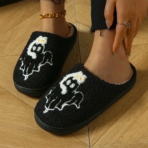Shadoumai Cute Halloween Slippers for Women Perfect Soft Plush Comfy Warm Slip-On Halloween Pumpkin Slippers fo Women Indoor Fluffy House Slippers for Women and Men Non-slip Fuzzy Flat Slides
