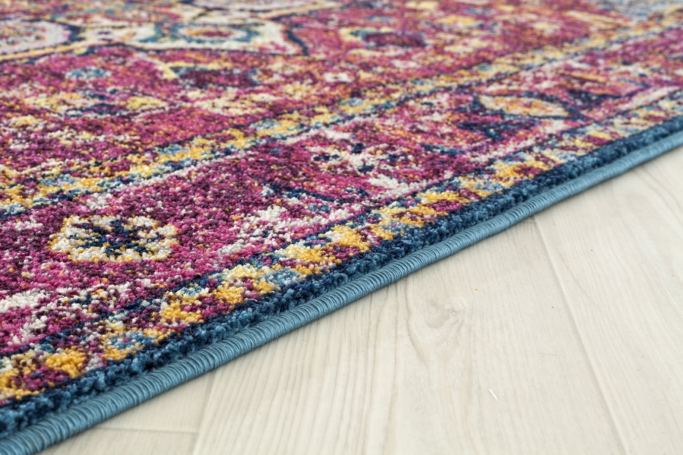 United Weavers Caledonia Zuri Farmhouse Medallion Area Rug, Magenta, 9'10" X 13'2"