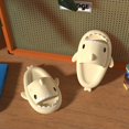 thumbnail image 2 of Zapatillas de verano de tiburón para mujer, zapatos antideslizantes de EVA, de Color sólido, para parejas de padres, para interior y exterior, divertidos, 2 of 4