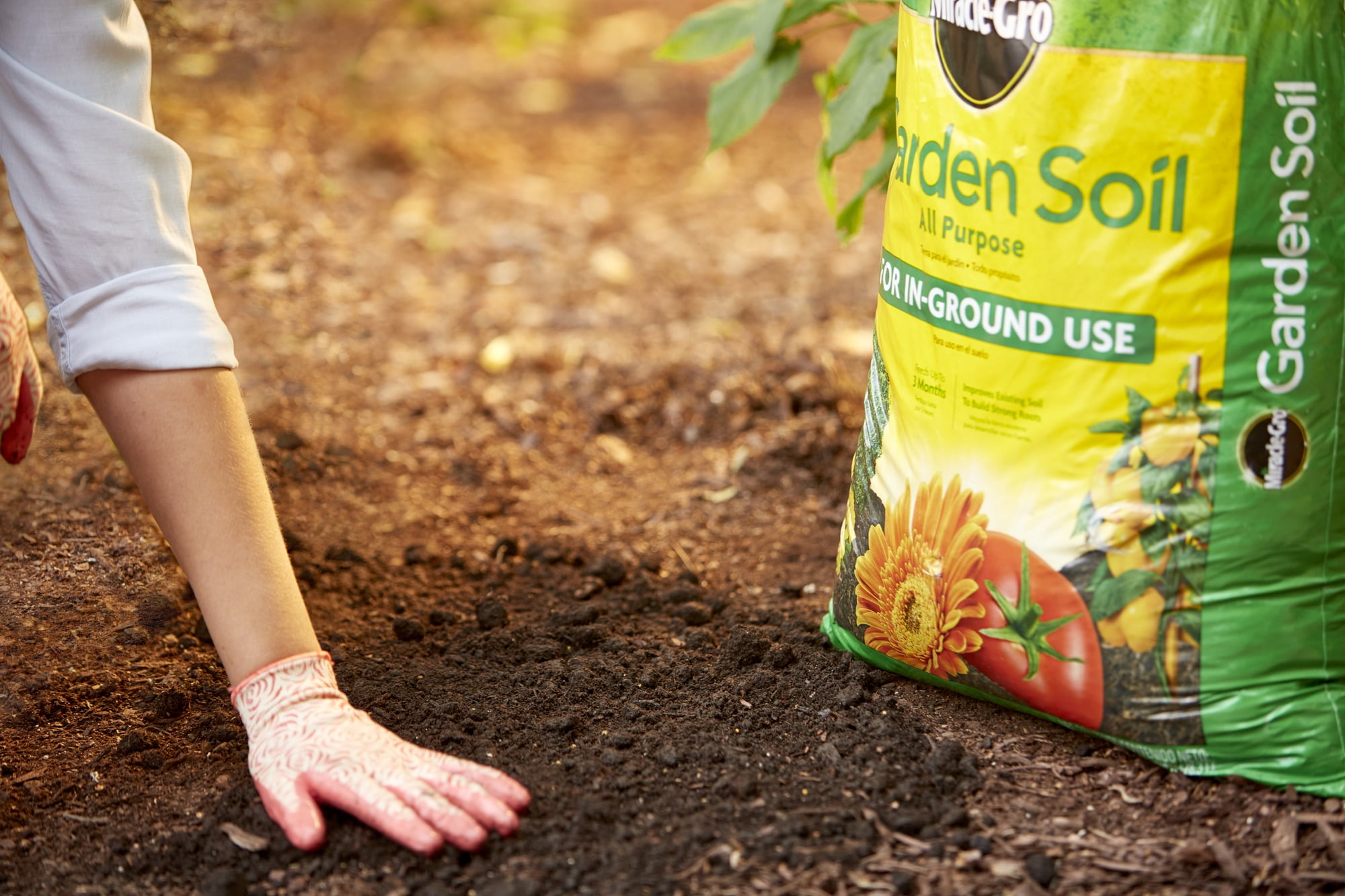 Miracle Gro Garden Soil All Purpose For In Ground Use 2 Cu Ft Feeds Up To 3 Months Walmart Com Walmart Com