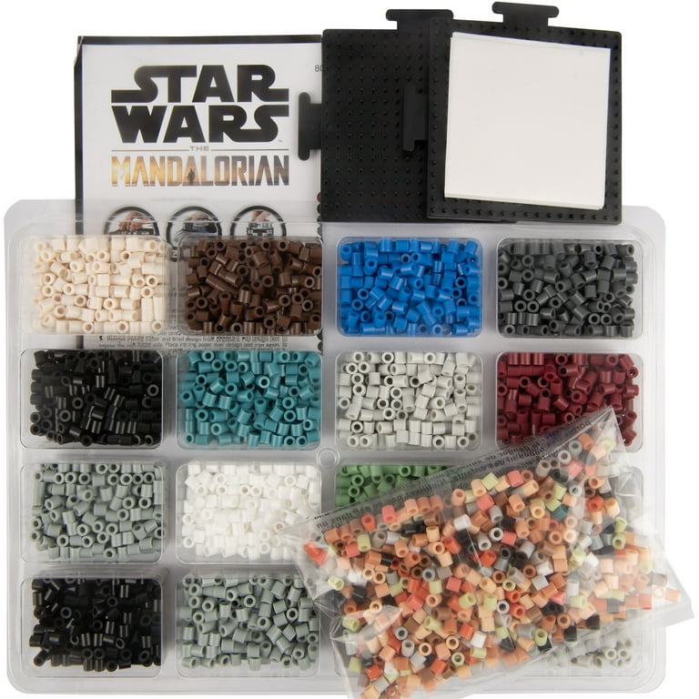 Mandalorian コレクター　セット メダル　スターウォーズ　ディズニー Amazon.com: Star Wars The Mandalorian Complete Limited Edition