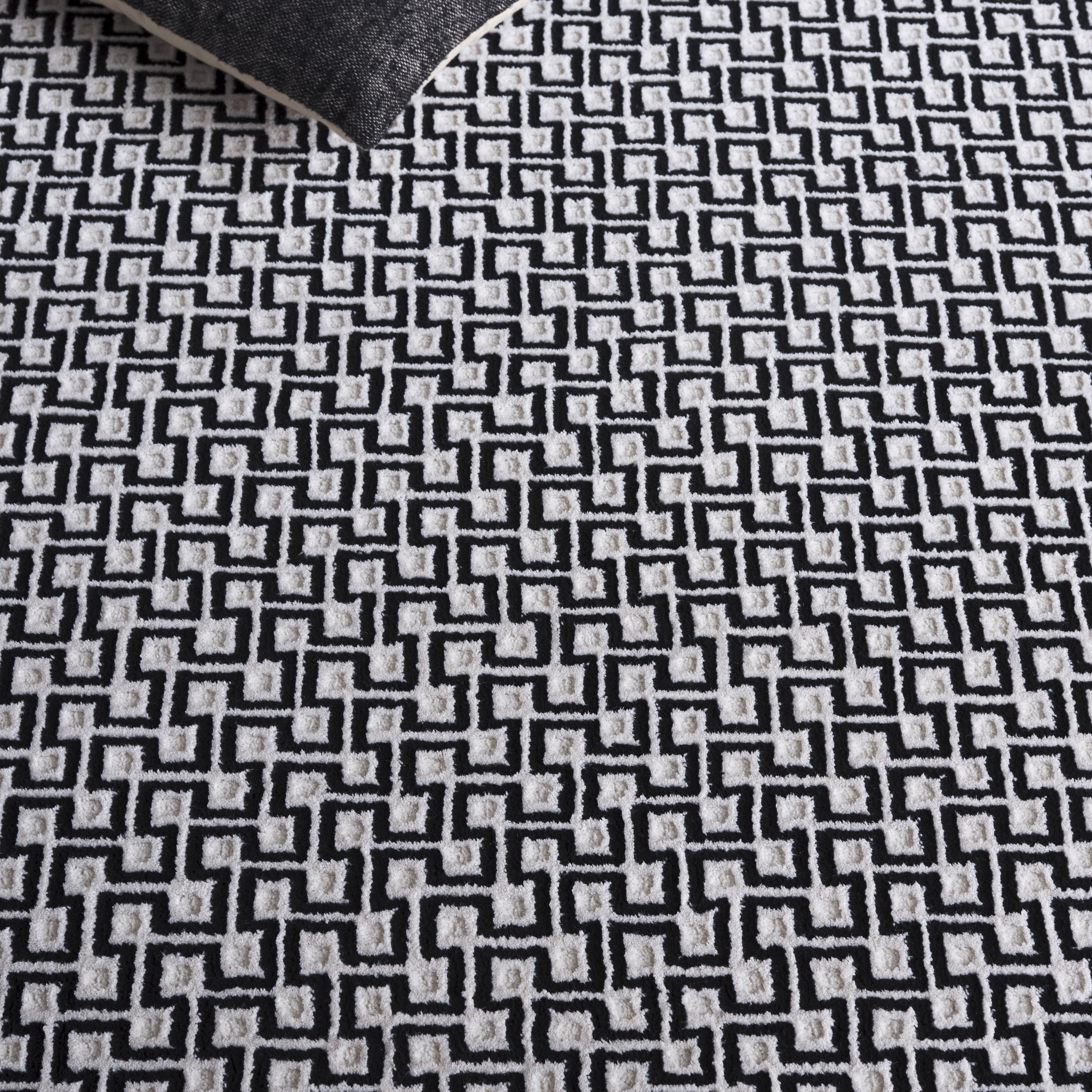 SAFAVIEH Slate Constance Geometric Area Rug, Ivory/Black, 9' x 12'