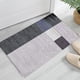 thumbnail image 4 of Alfombra de baño súper absorbente | Esterilla antideslizante de microfibra | Respaldo de goma, lavable, secado rápido | Ultra suave, estilo moderno | Gris, 19x26 en | Entrada, lavandería, cocina, 4 of 6