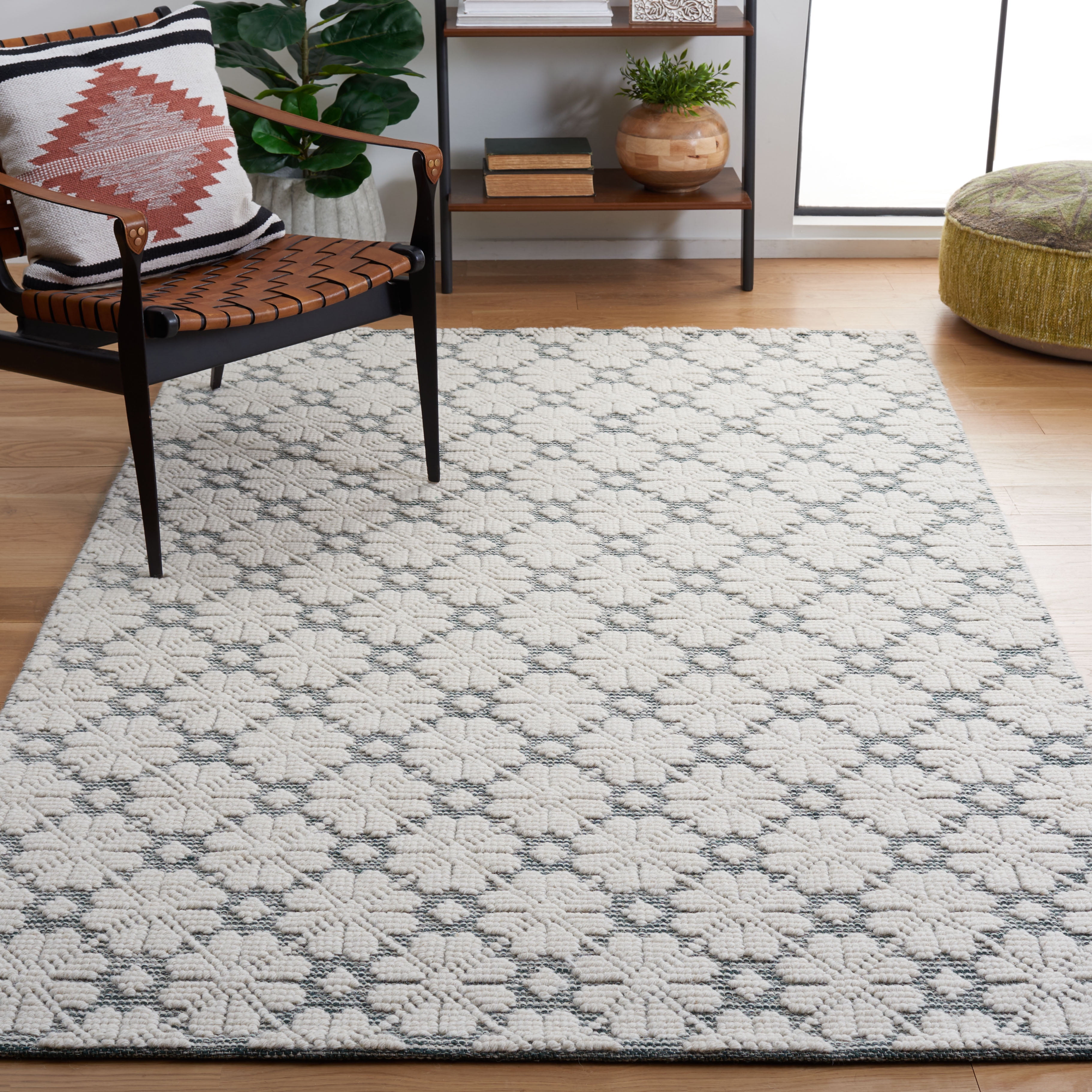 SAFAVIEH Vermont Orval Geometric Floral Wool Area Rug, Ivory/Green, 4' x 6'