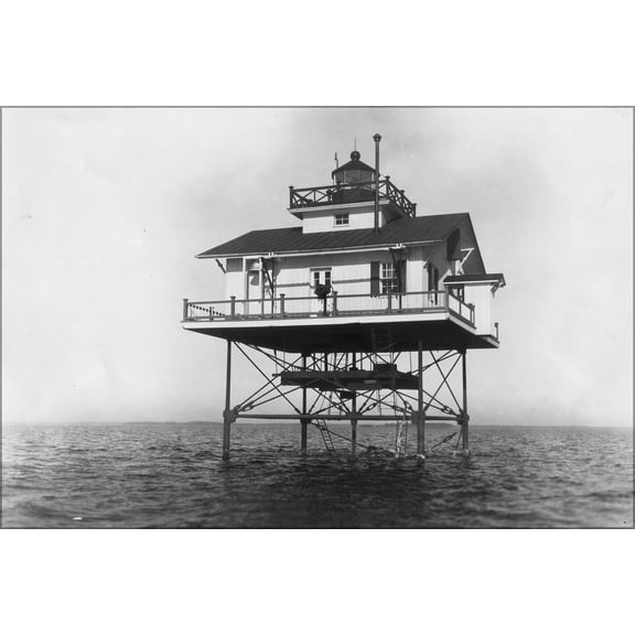 24"x36" Gallery Poster, Neuse River Light