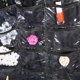 thumbnail image 3 of Organizador de joyas de doble cara con 40 bolsillos para anillos, pendientes y collares, color negro, 3 of 8