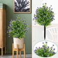 thumbnail image 4 of Arreglo floral artificial de camelia y plantas verdes: simulación primaveral realista para la decoración del hogar, centro de mesa floral artificial que no necesita riego para la sala de estar, la, 4 of 6