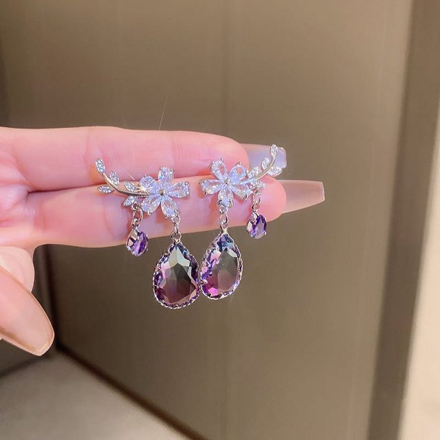 Elegant 925 Silver Flower Earrings with Zircon Accents - Perfect for Special Occasions
