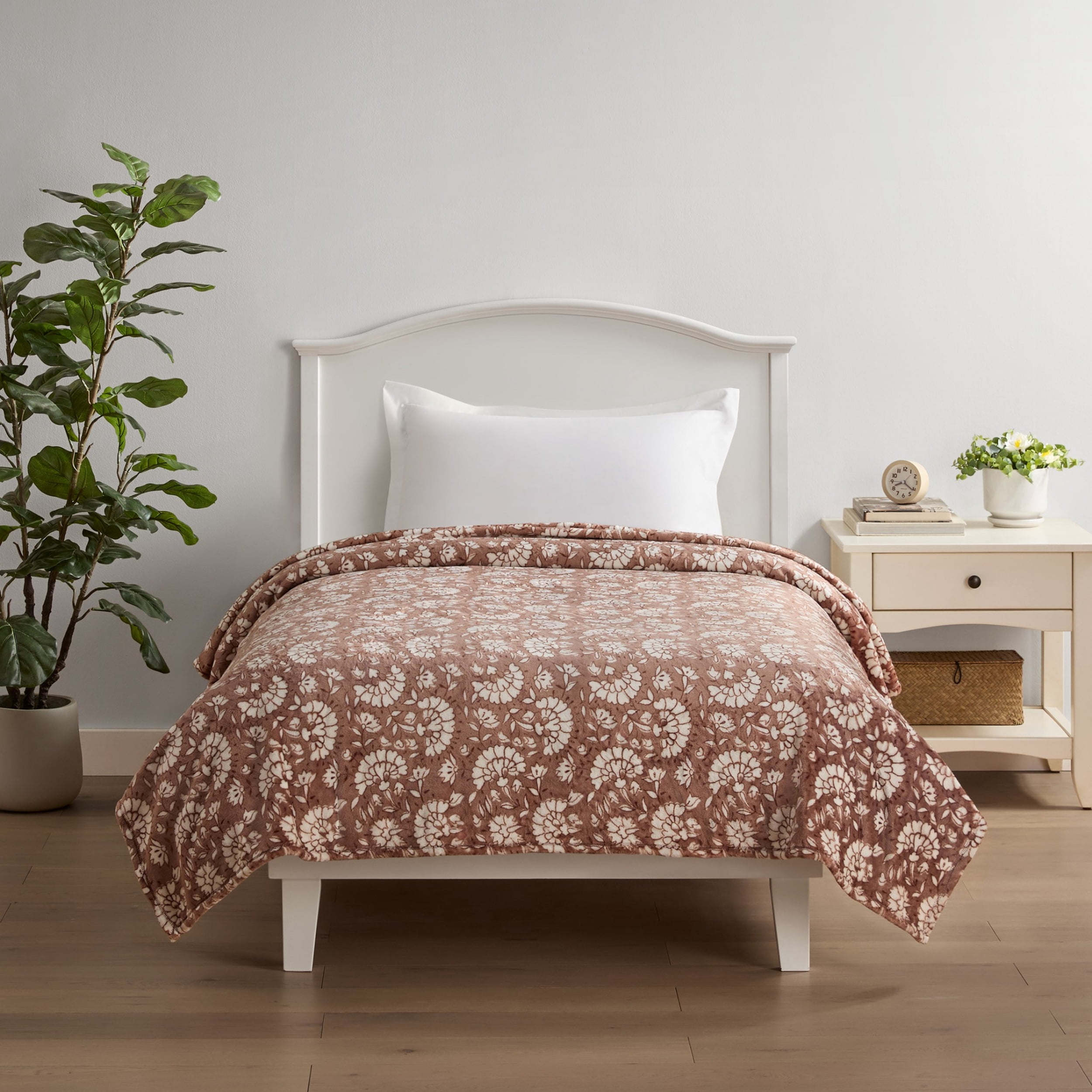 Mainstays Velvet Plush Bed Blanket, Mocha Floral, Twin Size