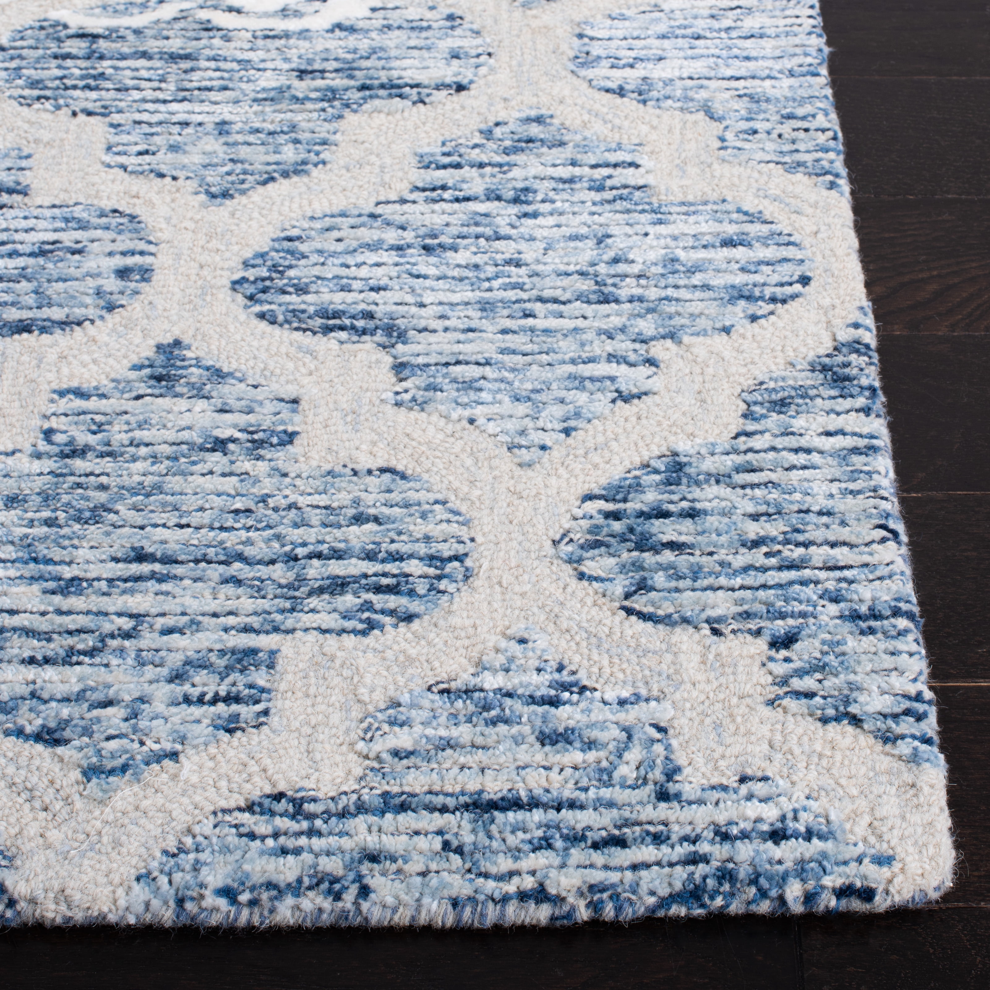 SAFAVIEH Glamour Jaye Floral Area Rug, Navy/Ivory, 6' x 6' Square