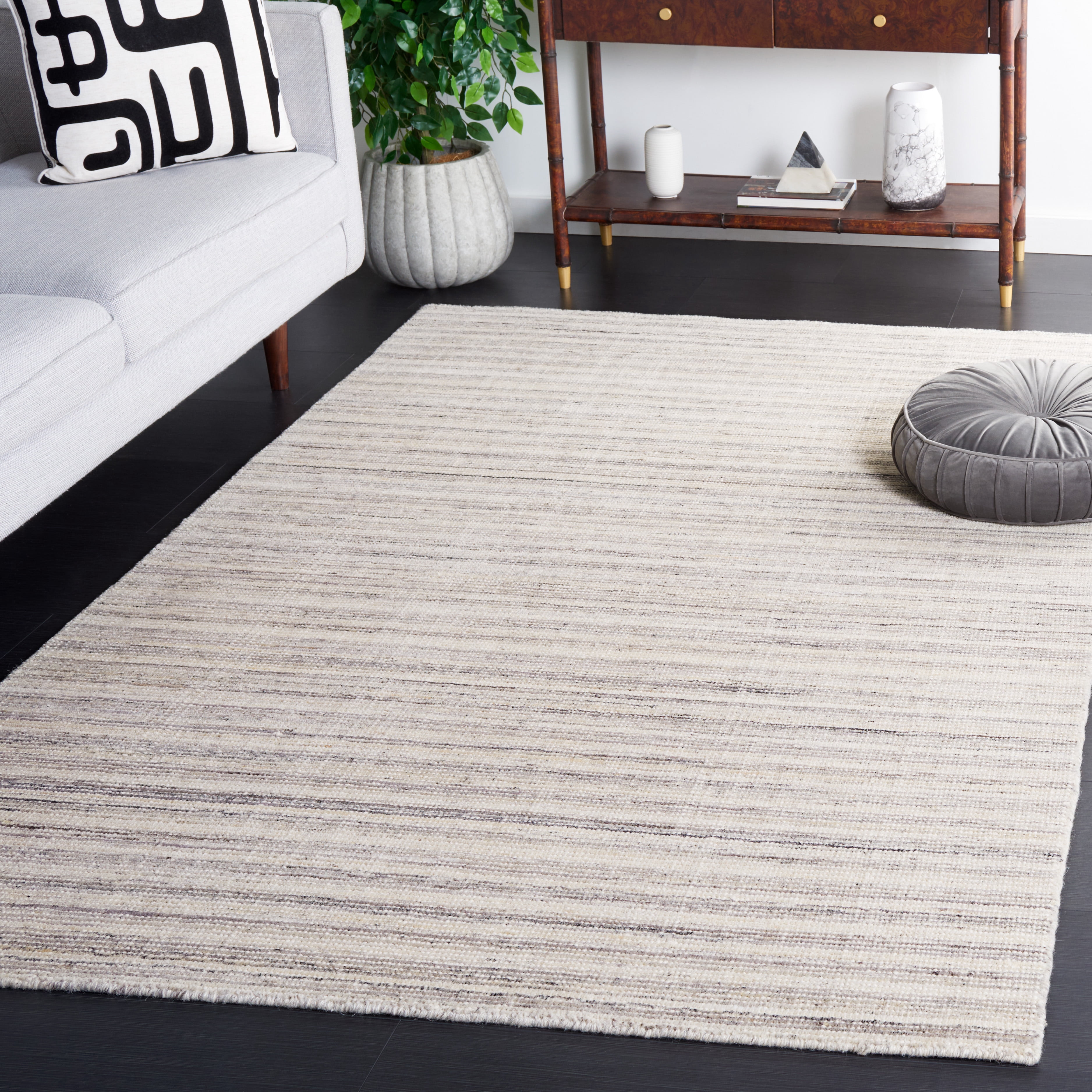 SAFAVIEH Mirage Toby Solid Area Rug, Ivory/Gray, 5' x 8'