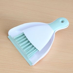 NANDIYNZHI Mini Balais et pans de poussière Ensemble de balais de nettoyage Pan pan de poussière Petit et pan de poussoir Ensemble Mini et Pistolet Petit Pistouf et Brosse Set pour le nettoyage à domicile Canapé Bureau Pig Cage Cat Litter Etc
