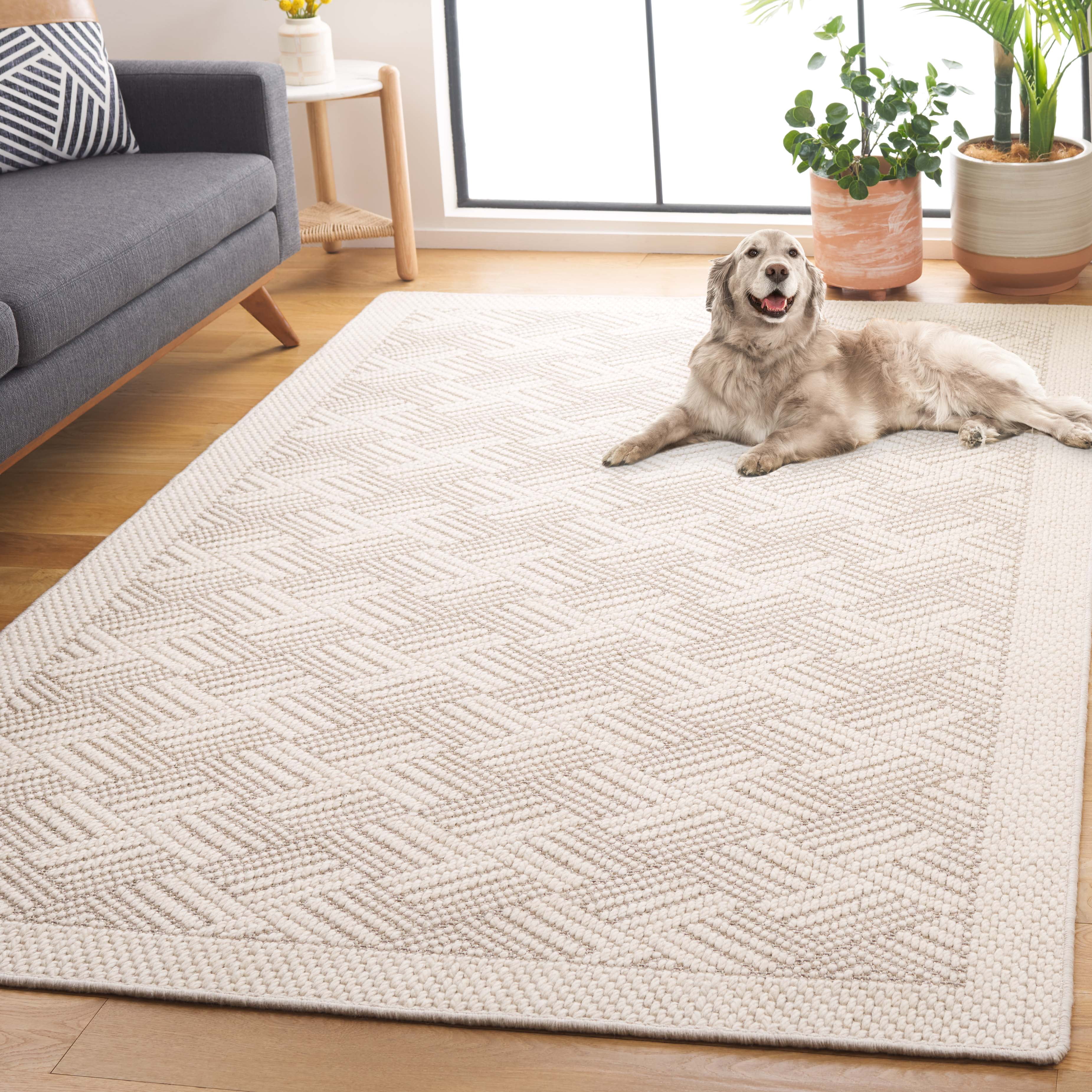 SAFAVIEH Palm Beach Clover Geometric Area Rug, Ivory, 6' x 9'