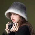 thumbnail image 4 of Sombrero de cubo esponjoso para mujer, sombrero de Angora cálido, accesorio informal para vacaciones al aire libre, Otoño e Invierno, 4 of 4