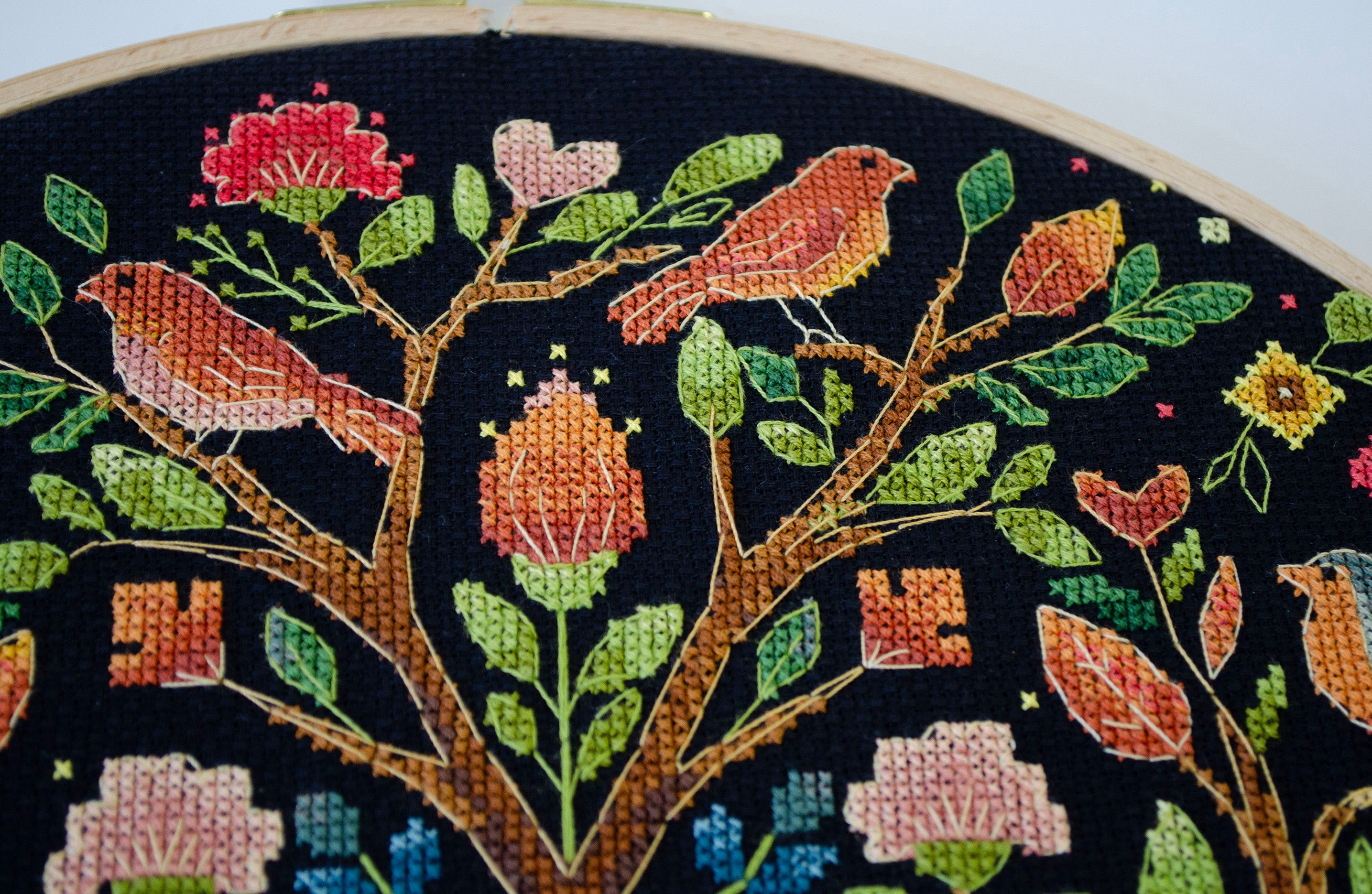 Counted Cross-stitch kit - The Tree of Forest Tales AH-298