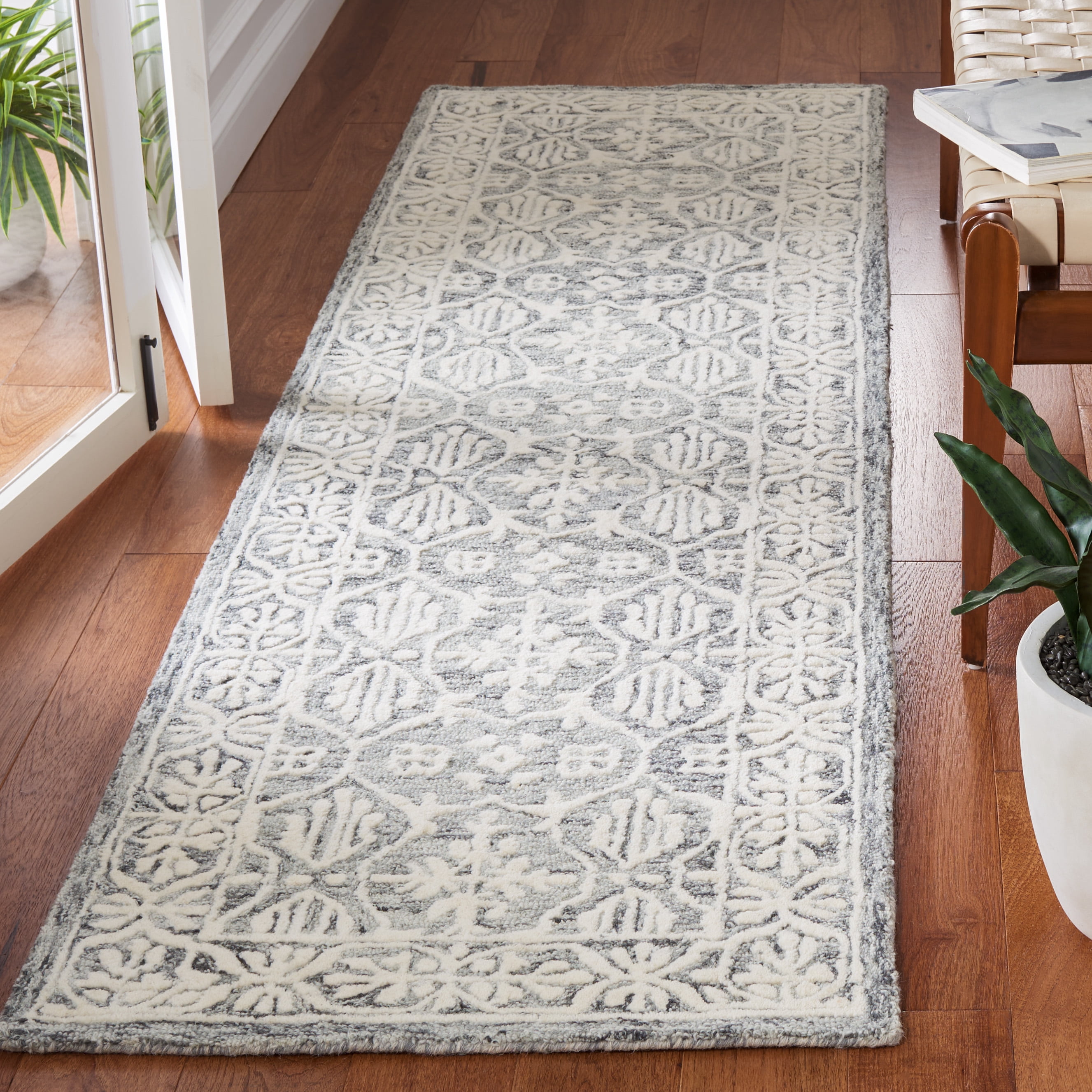 SAFAVIEH Metro Lorenzo Medallion Runner Rug, Dark Grey/Ivory, 2'3" x 8'