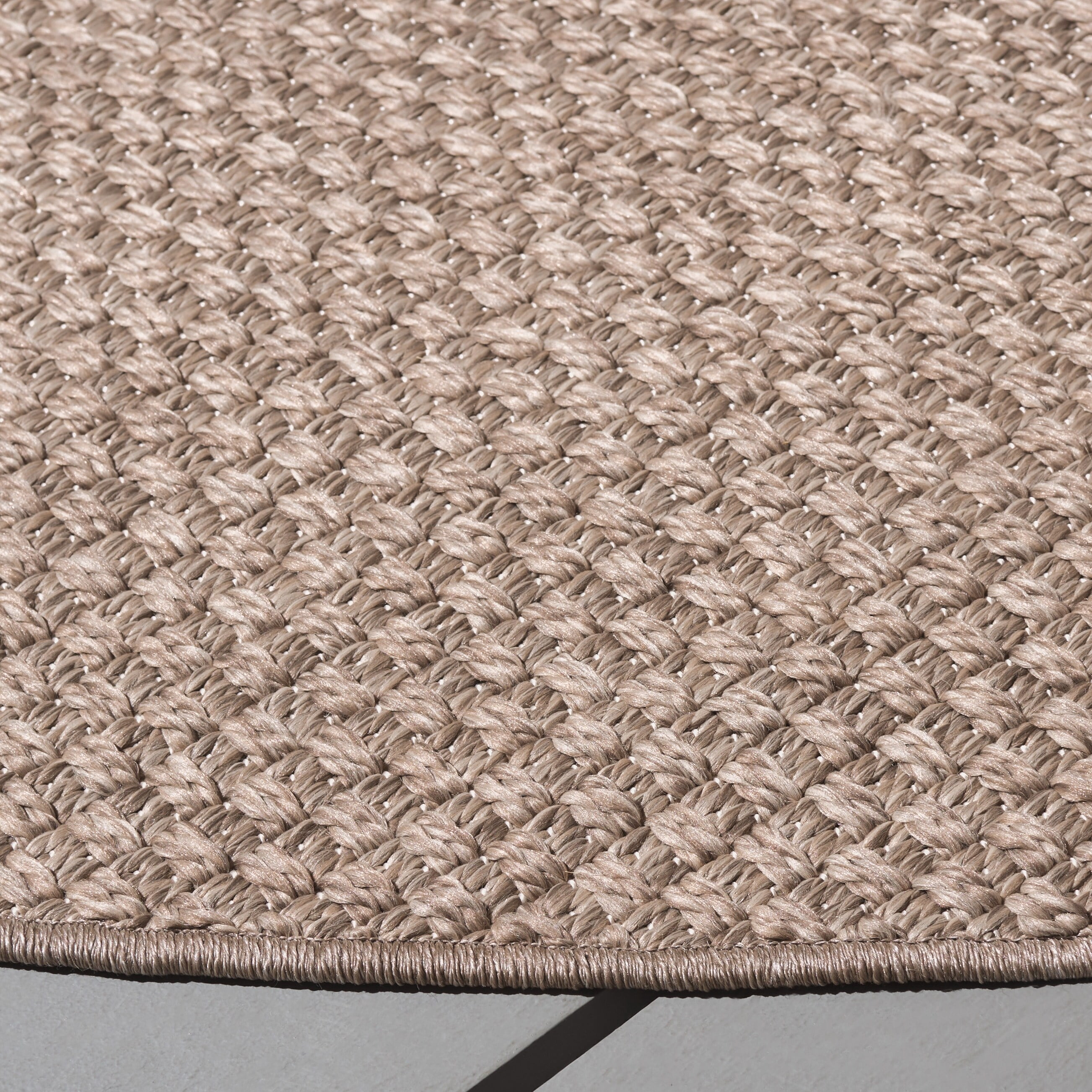 SAFAVIEH Sisal All-Weather Delroy Solid Indoor/Outdoor Area Rug, Brown, 6'7" x 6'7" Round