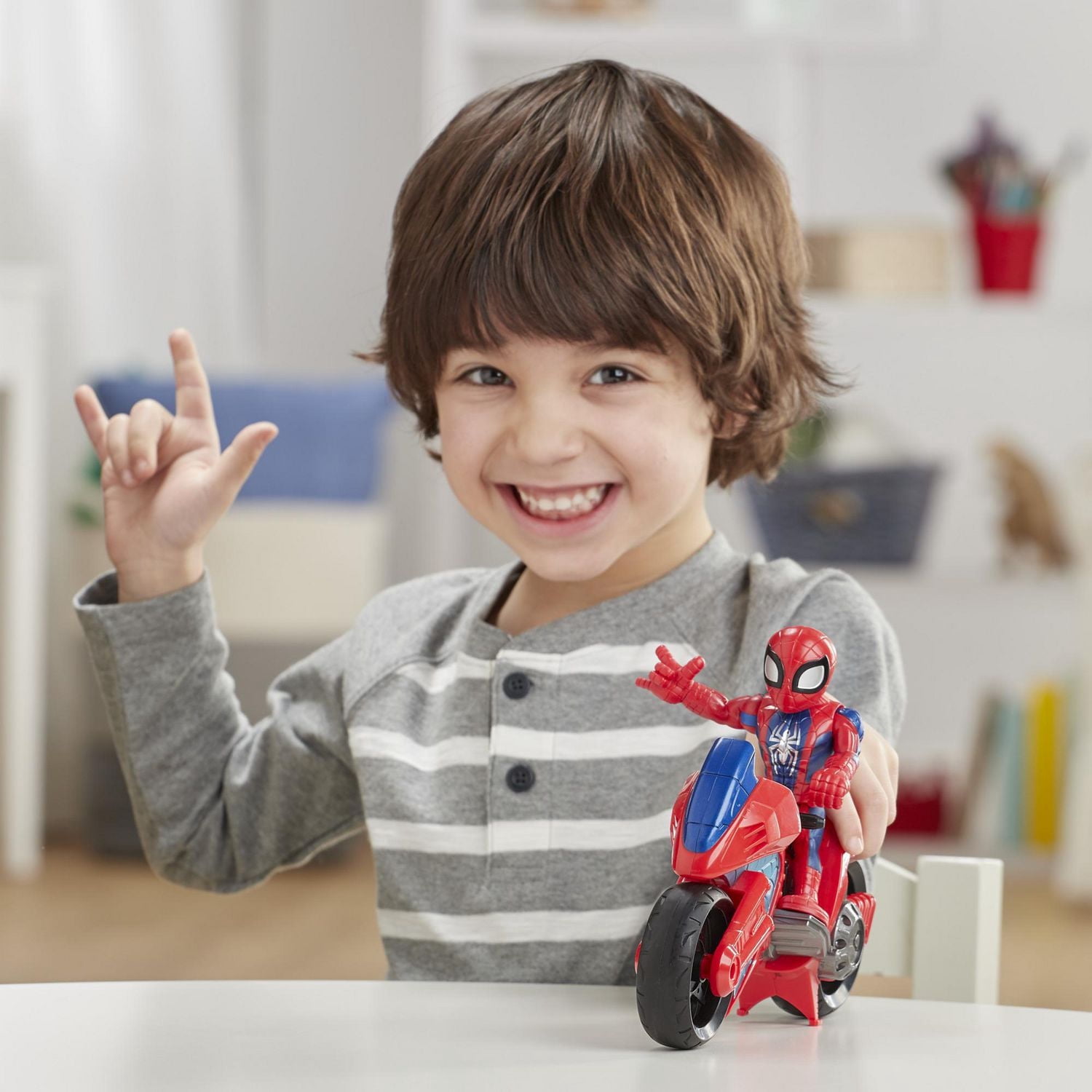 Playskool Heroes Marvel Super Hero Adventures - Moto arachnéenne de Spider-Man, figurine de 12,5 cm avec moto, pour enfants à partir de 3 ans