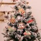 thumbnail image 4 of Adorno colgante para árbol de Navidad, coche pintado de madera, 12 Uds., Navidad, Año Nuevo, 4 of 5