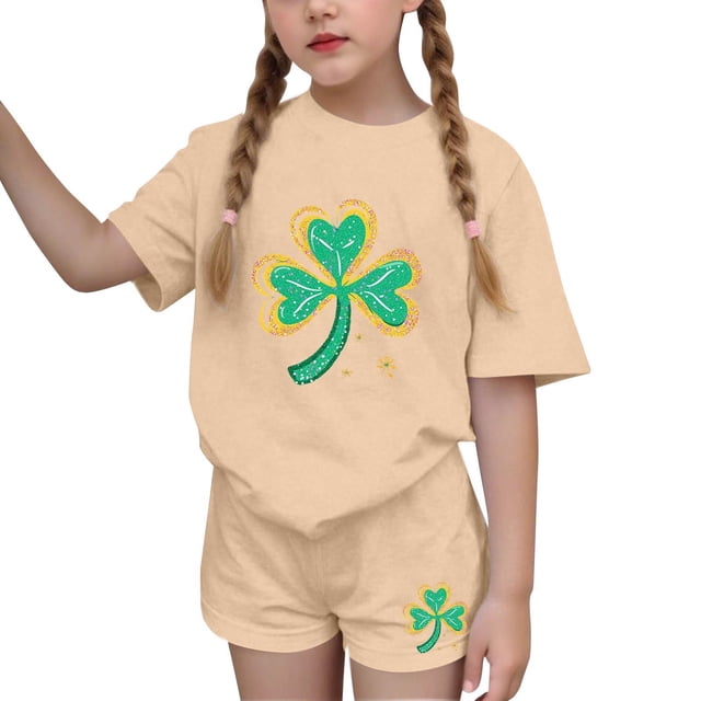 Floleo Ensemble de la Saint-Patrick pour Filles, T-Shirt et Shorts à Imprimé Trèfle Porte-Bonheur, Col Rond Décontracté, Manches Courtes, Célébration des Fêtes, Tenue Quotidienne pour Enfants, Tee-Shirt Festif (Beige, 4-5 Ans)