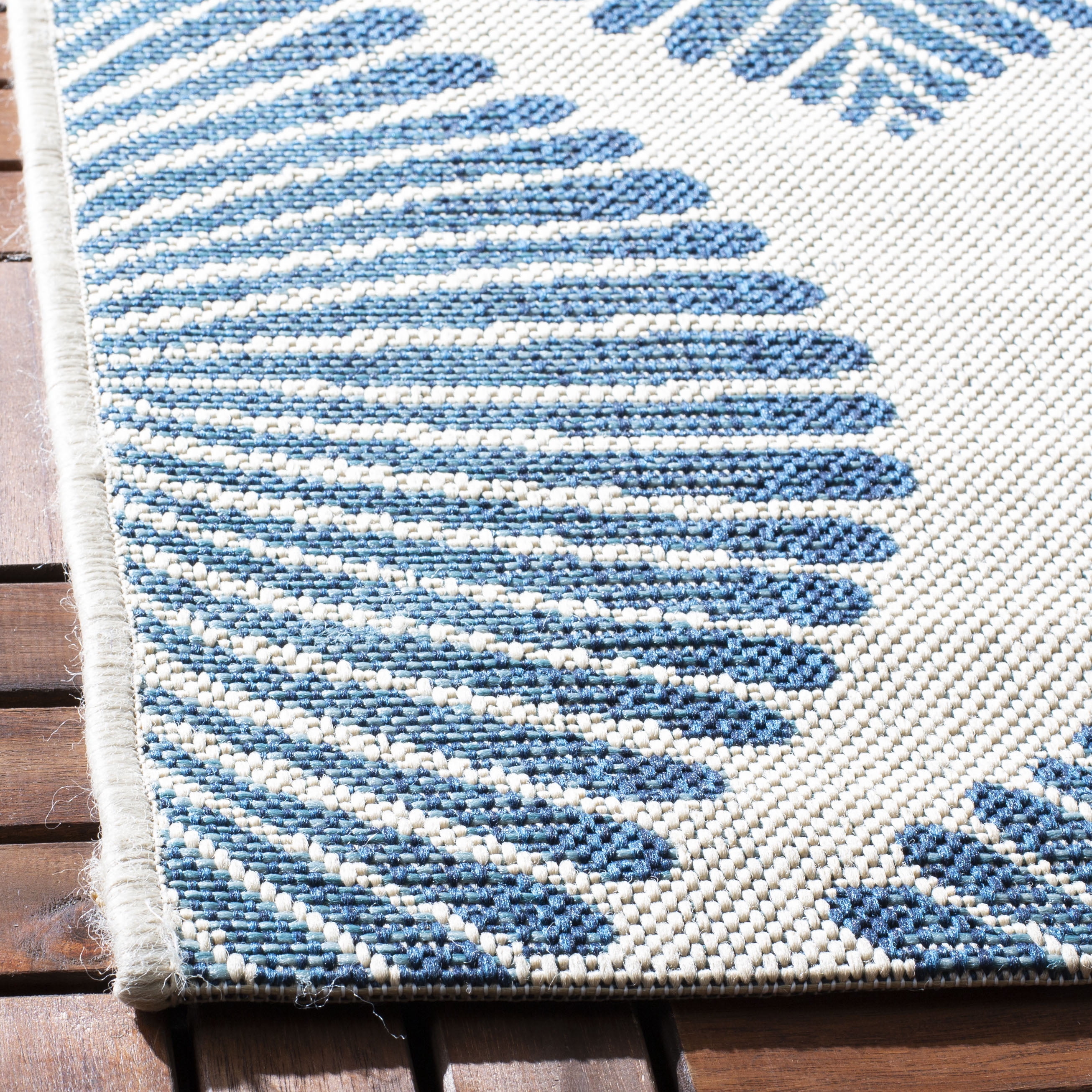 Safavieh Courtyard Deborah Geometric Indoor/Outdoor Area Rug, Beige/Navy, 6'7" x 9'6"