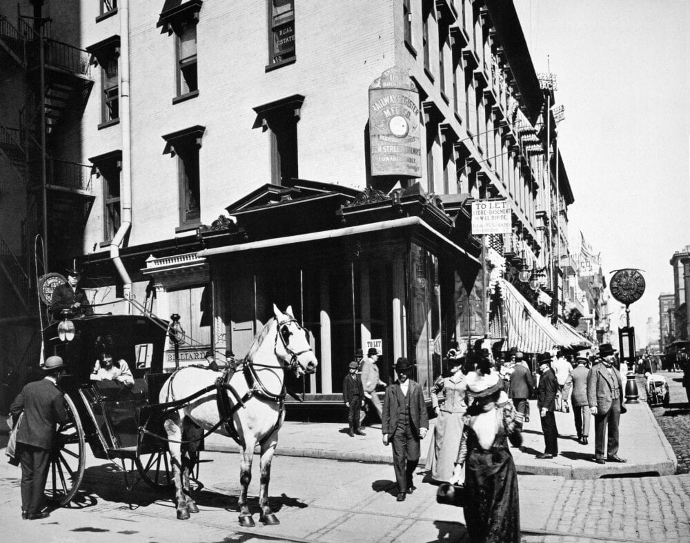 New York Tin Pan Alley. /Nthe Corner Of Broadway And West 28Th Street