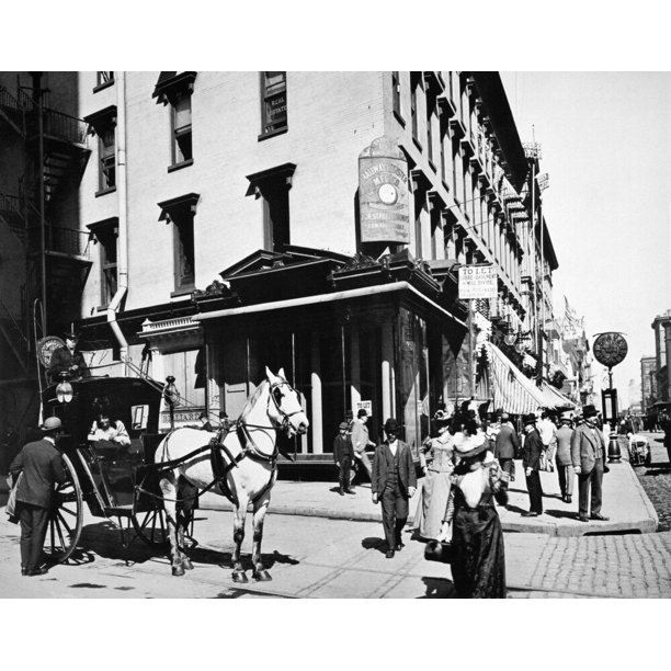 New York Tin Pan Alley. /Nthe Corner Of Broadway And West 28Th Street