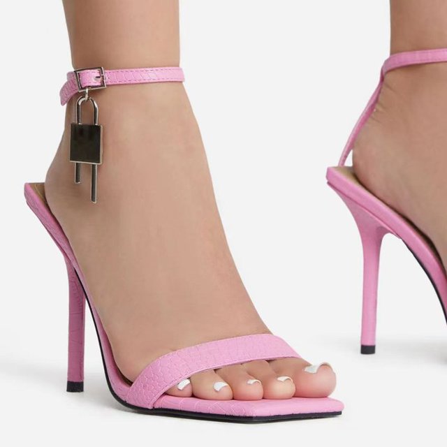 Sandalias transparentes de tacón alto de verano 2023 para mujer, sandalias doradas con tacón de gatito y correa para el tobillo, zapatos de boda, sandalias de gladiador con tacón para mujer 38 Gao Jinjia LED