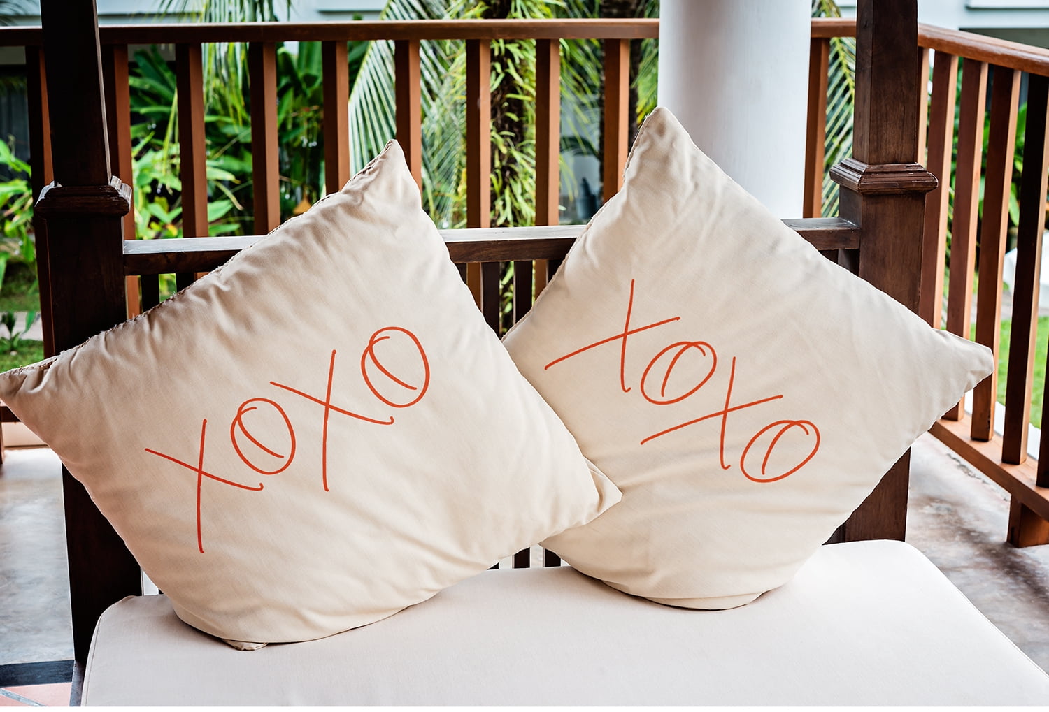 20"x20" Simply Daisy Modern XOXO Poly Indoor/Outdoor Pillow, Orange Qty 1
