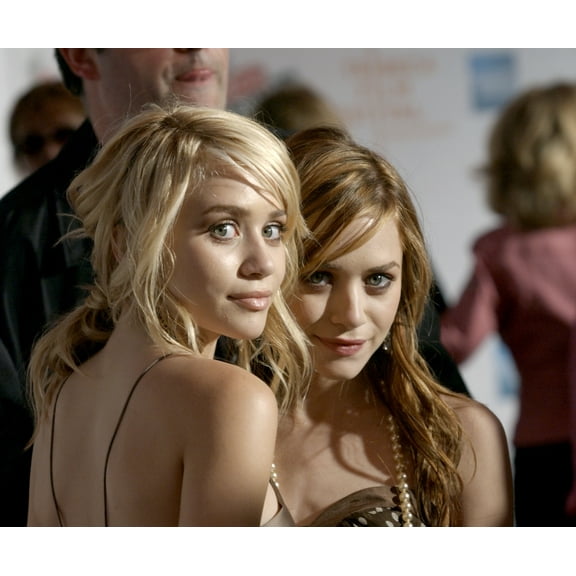 Actresses Mary Kate And Ashley Olsen Attend The Premiere Of New York Minute At The Tribeca Performing Arts Center On May