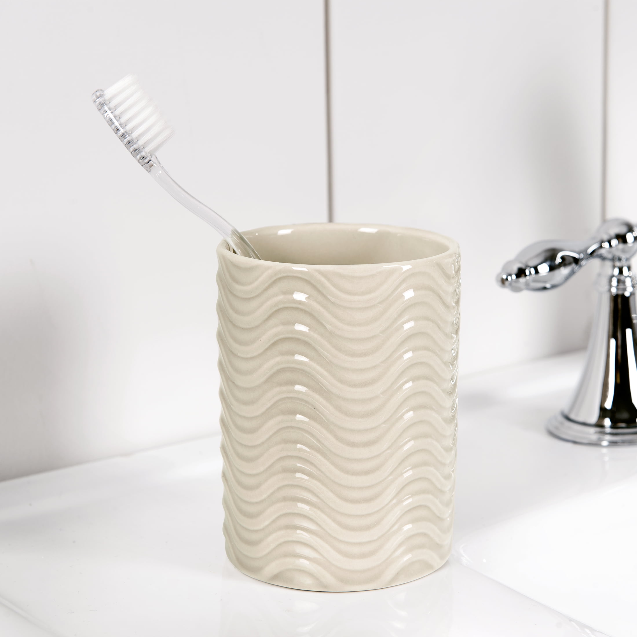 Mainstays Beige Wave 2-Piece Ceramic Bath Accessory Set for Adults