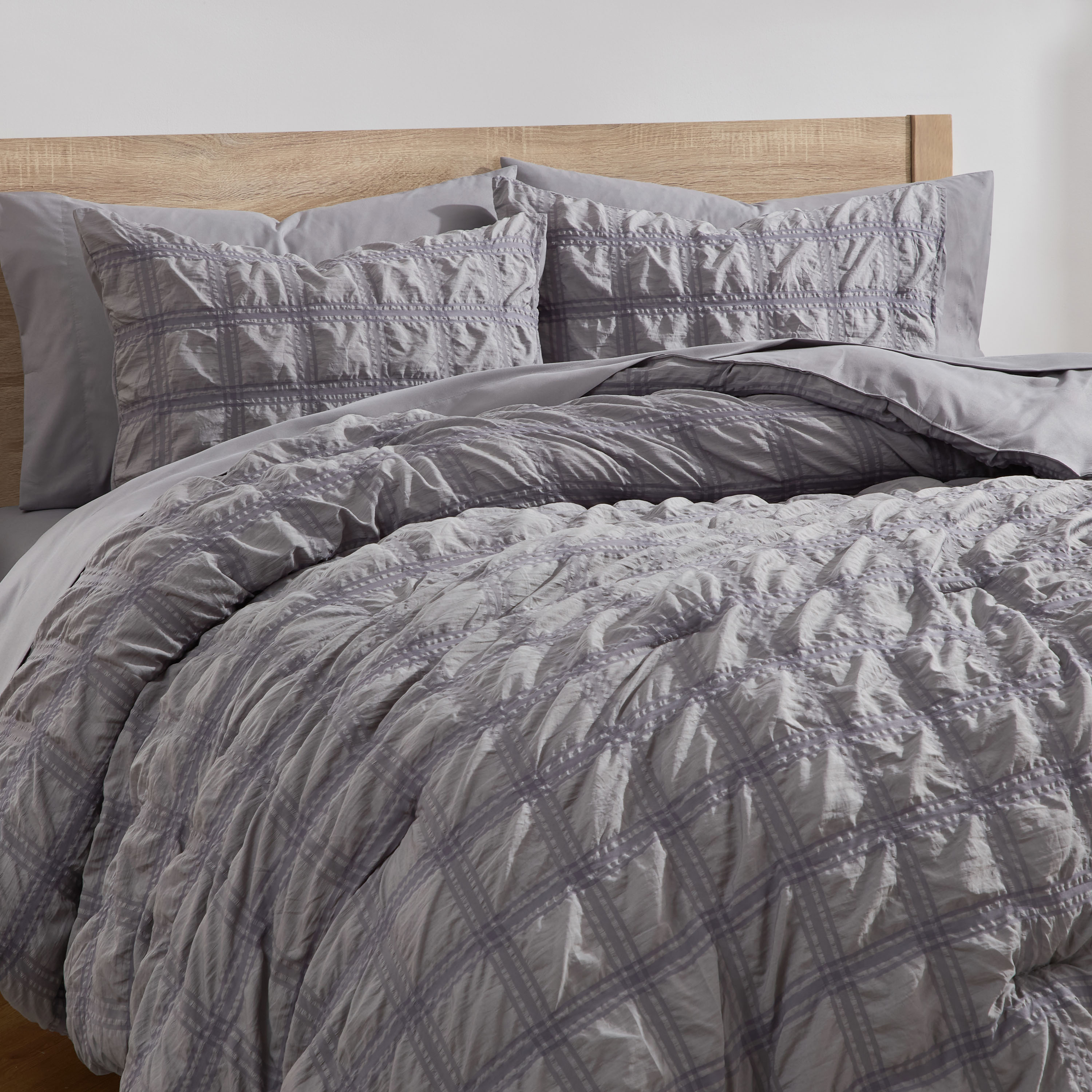 Virtu King Comforter Set, Seersucker King Size Comforter Set, 7-Pc All Season Bedding Comforter Set, Gray