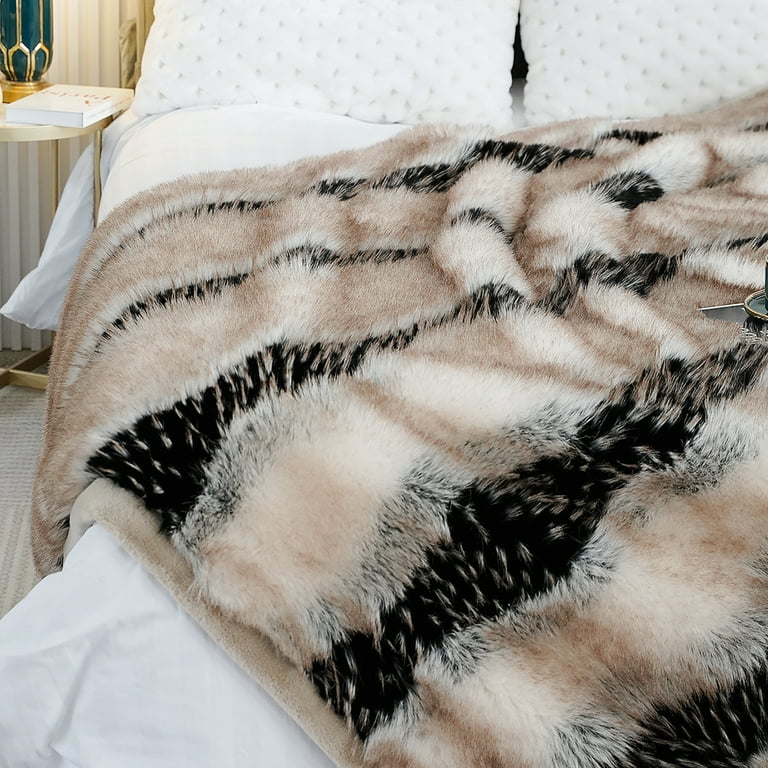 Luxury Faux Fur Blanket for Bed, Extra Large Super Soft Fluffy