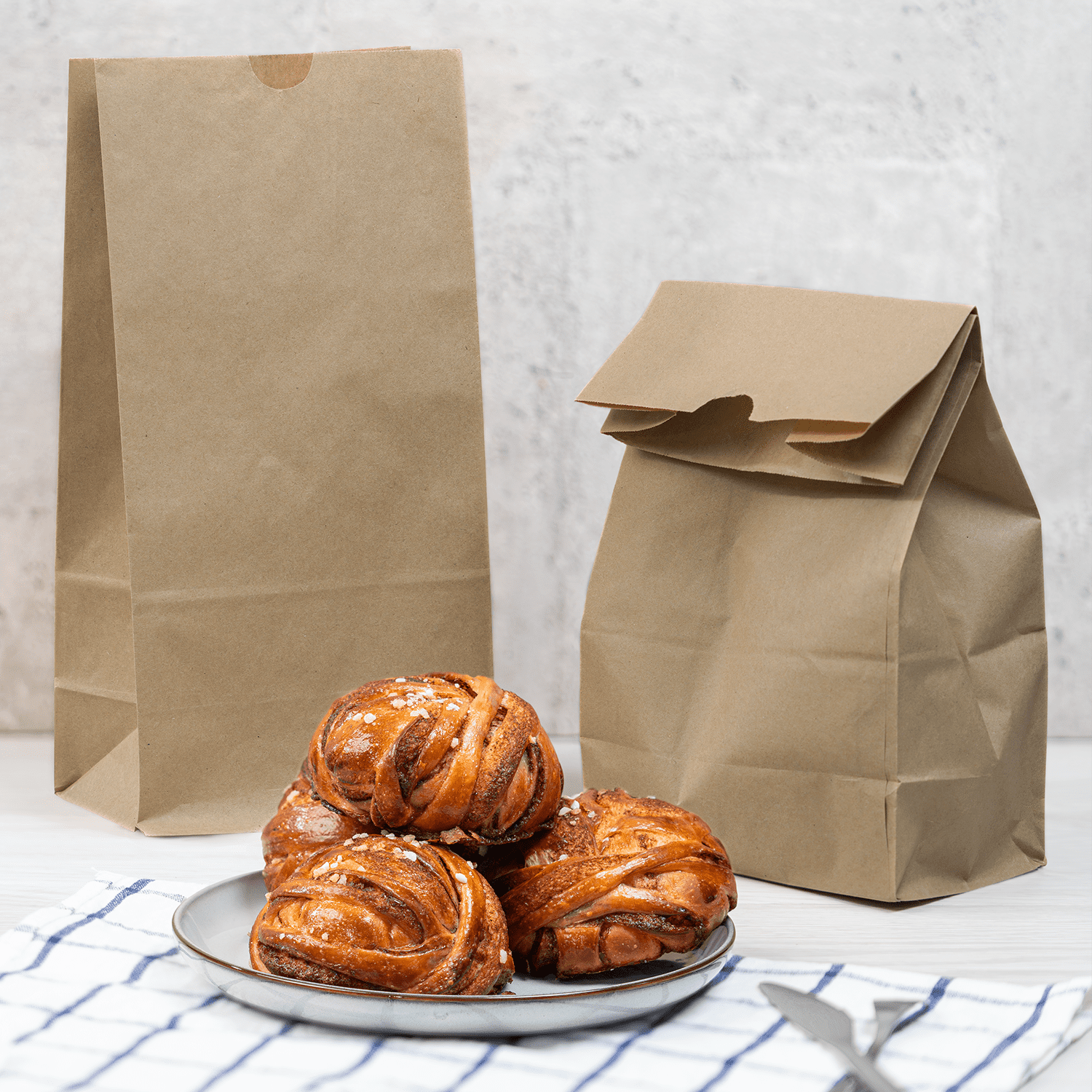 Karat Brown Paper Bags, 8 lb, 1,000 ct – Kraft Grocery, Lunch, and Takeout Bags, Bulk Pack