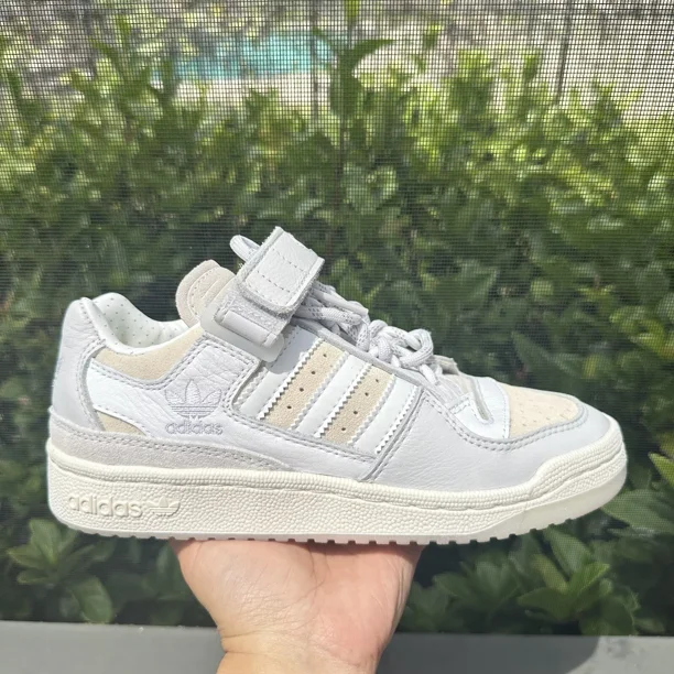 Adi-das Ivy Park x Forum Low White Unisex Athletic Shoes FZ4389 Size 4.5