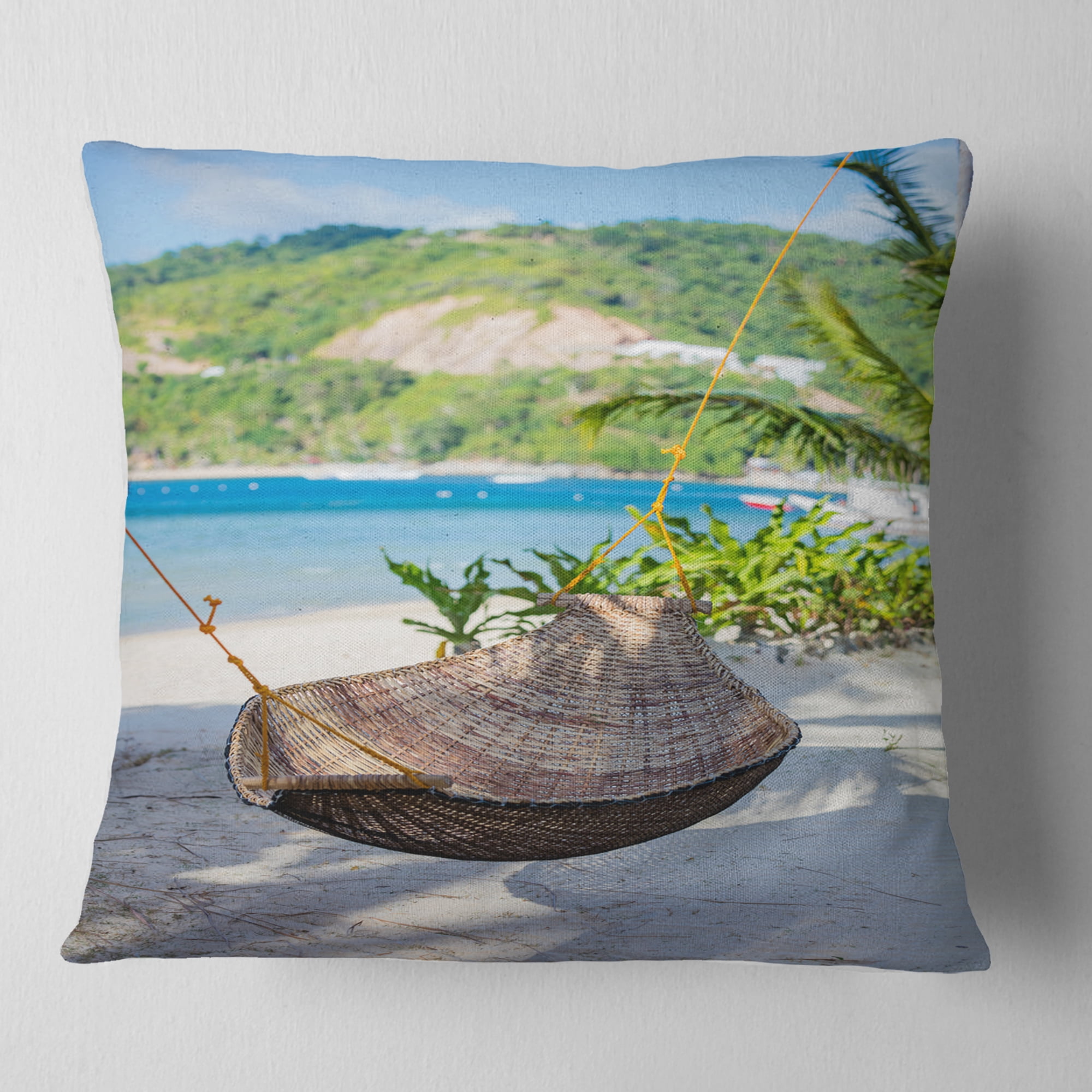 Designart Philippines Tropical Paradise - Landscape Photo Throw Pillow - 16x16