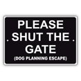thumbnail image 1 of Por favor, cierre la puerta. Perro que planea escapar. Novedad única. Aviso de precaución. Letrero de metal de aluminio. Tamaño: 8 x 12 pulgadas, 1 of 4