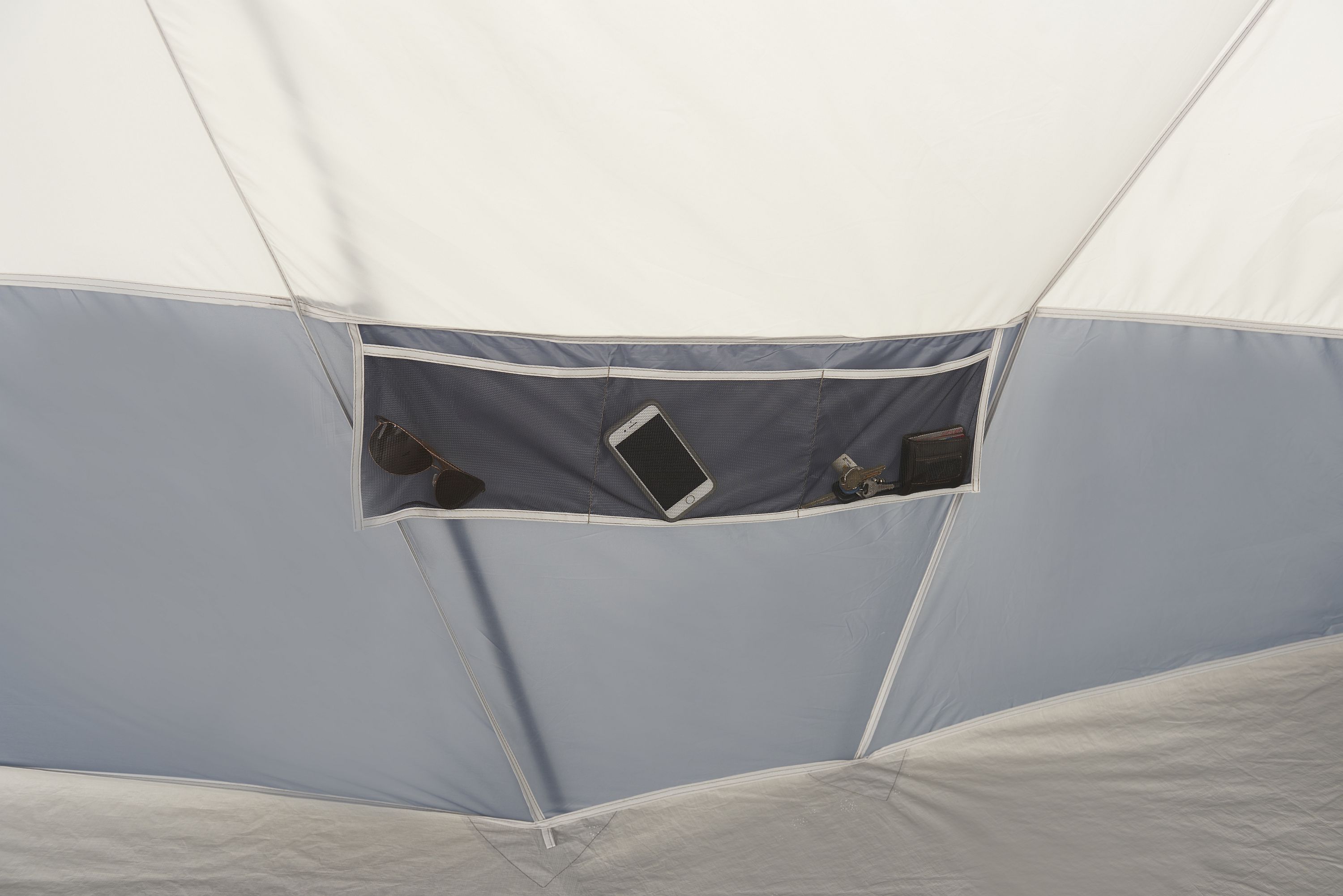 Carpa tipo cabaña Ozark Trail para 20 personas, 4 habitaciones y 3 entradas separadas 4