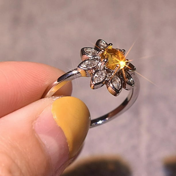 New Vintage Elegent Women's Ring Flower Silver Color With Yellow