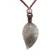 thumbnail image 4 of Collar colgante de hoja grande Zulema de aleación con cuerda de cuero marrón, 4 of 4