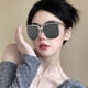 thumbnail image 3 of Gafas de sol para mujer, cómodas, ligeras y modernas. Gris, 3 of 9