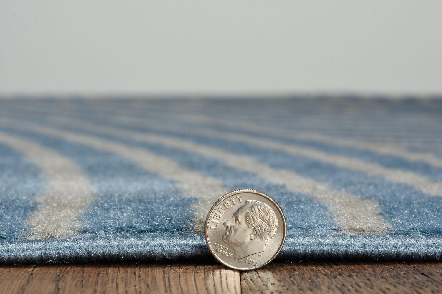 Tapis Capri Binya bleu & gris clair de 4 pi 3 po x 7 pi 3 po