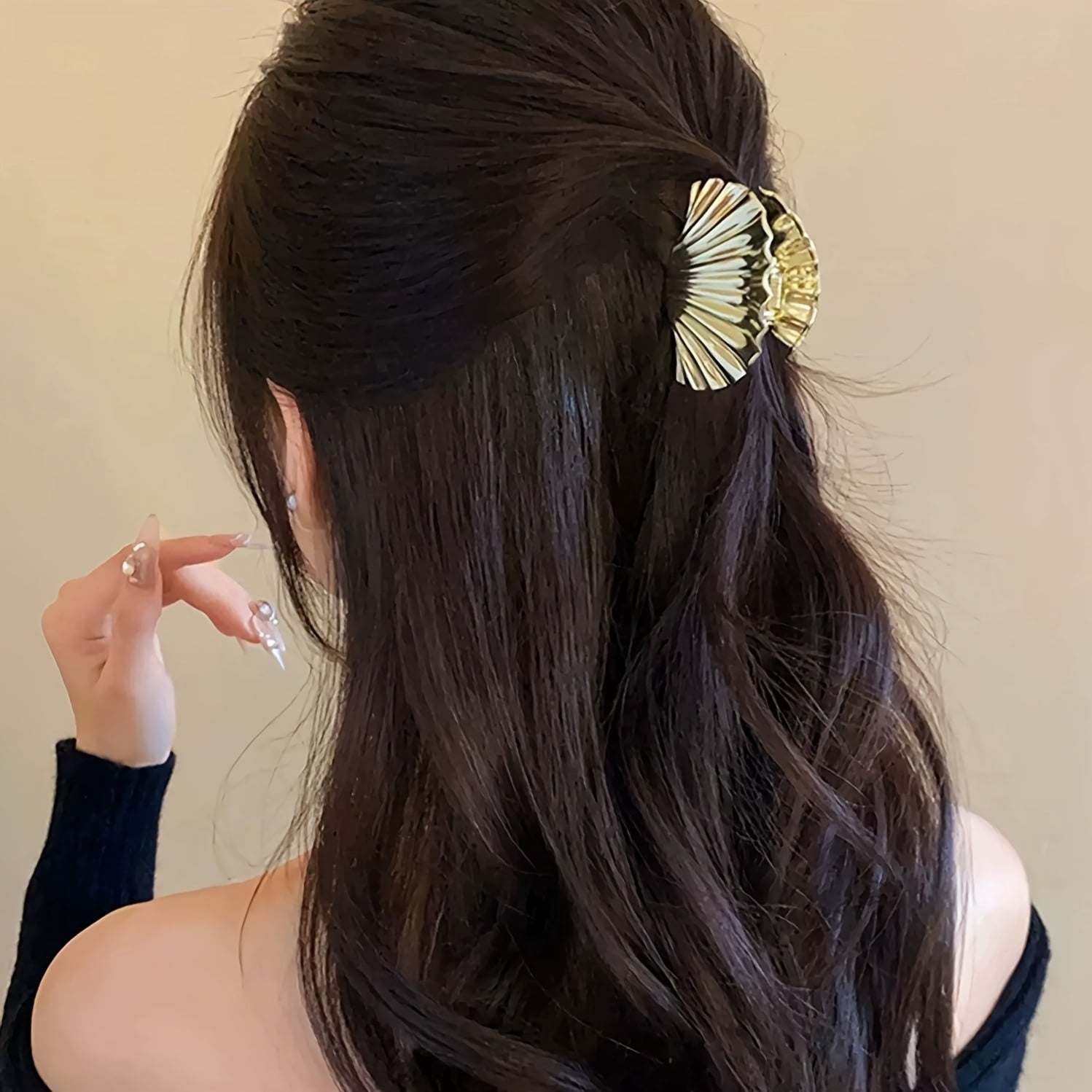 Elegant golden metal hair clip - retro simple alloy shark clip, a must-have accessory for women for Valentine's Day and formal occasions