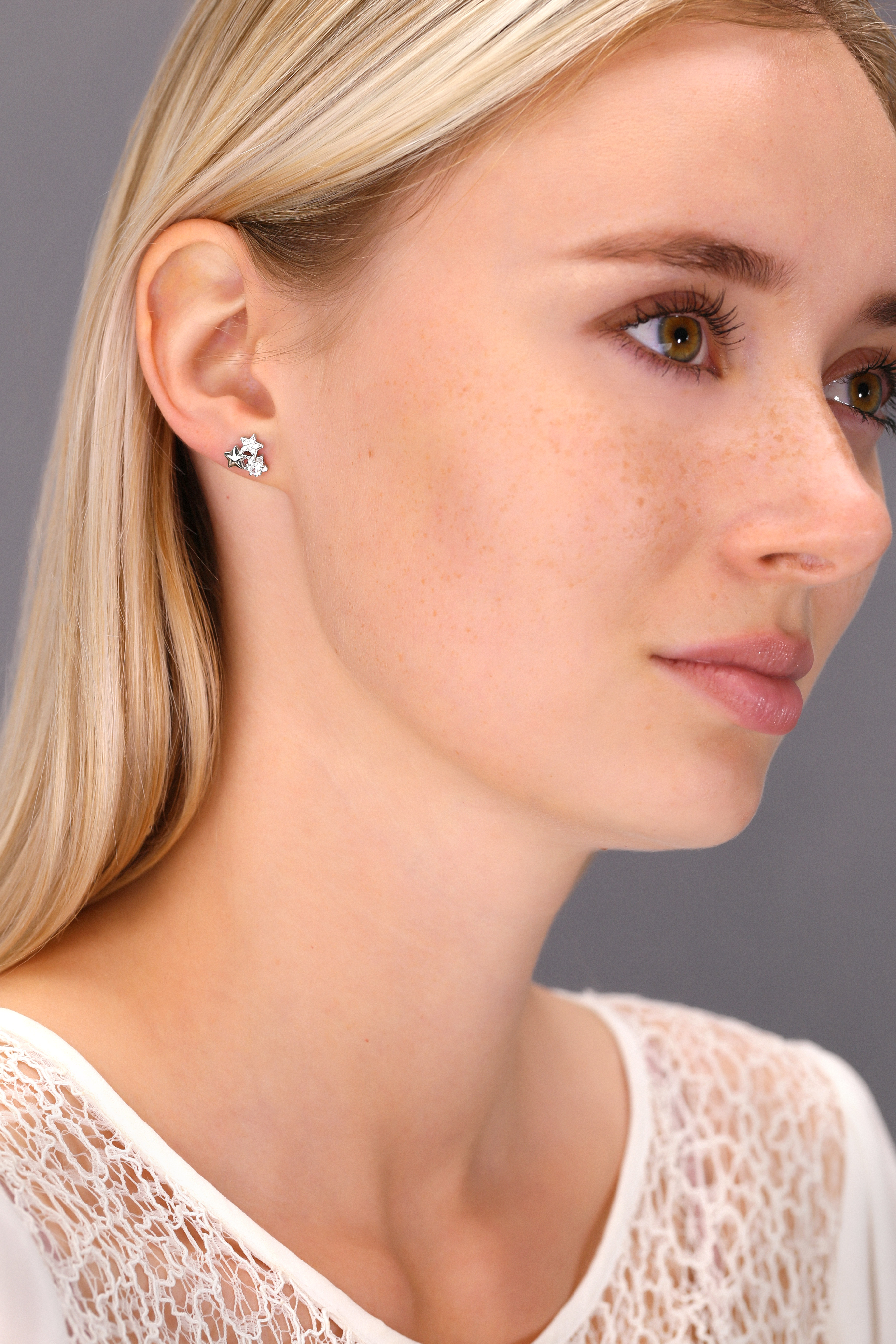 Tilo Jewelry 925 Sterling Silver Star Stud Earrings with Secure Push Backs & Cubic Zirconia CZ Stones for Women & Unisex