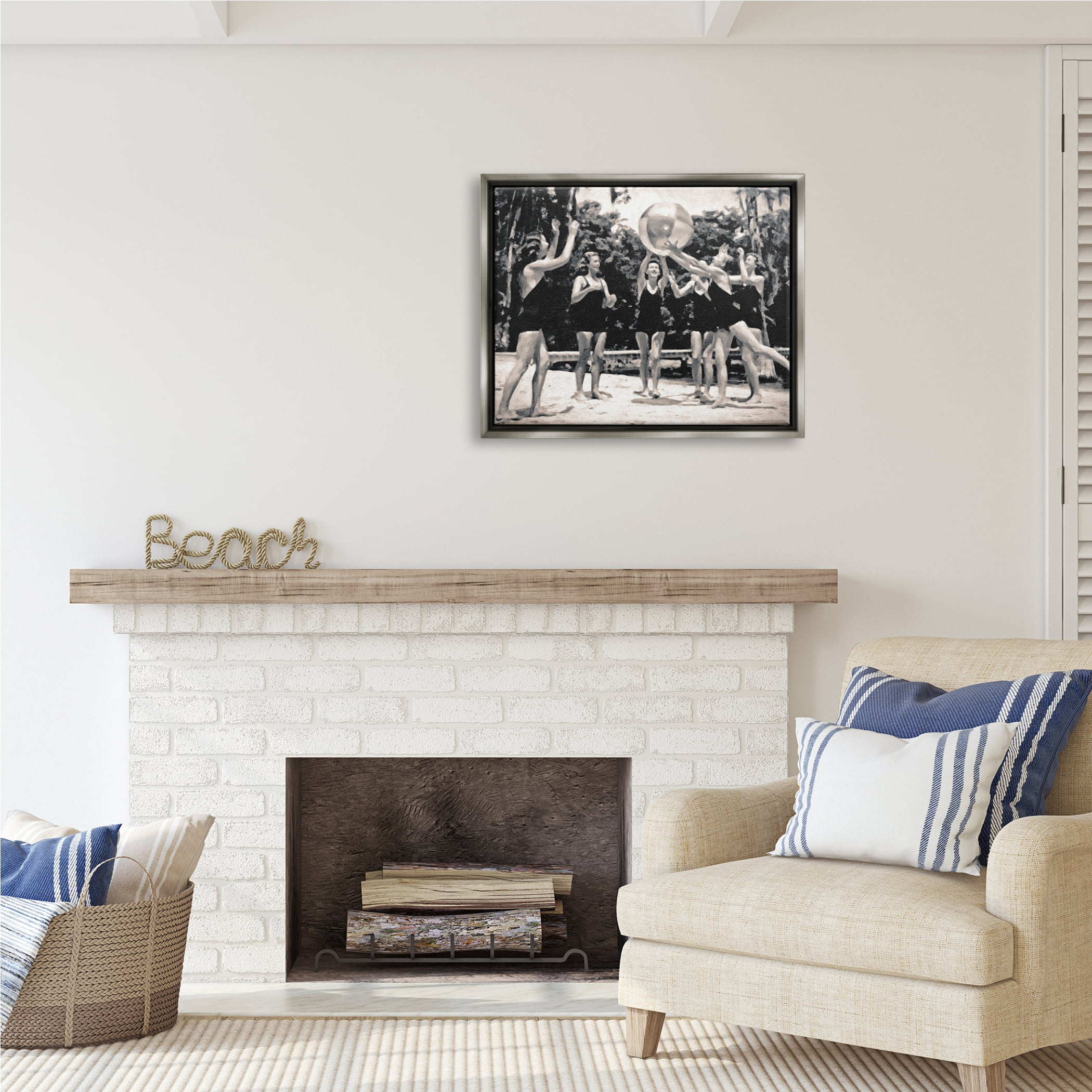 Stupell Industries Vintage Beach Girls Nature Photography Gray Floater Framed Art Print Wall Art, 31 x 25