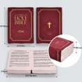 thumbnail image 3 of Almohada decorativa de algodón con sobre rojo de la Santa Biblia, 3 of 8