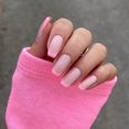 thumbnail image 1 of Uñas postizas francesas cuadradas medianas con pegamento, uñas acrílicas brillantes, cobertura total, uñas postizas, regalo para mujeres y niñas, 24 piezas. Nota: Sin pegamento., 1 of 5